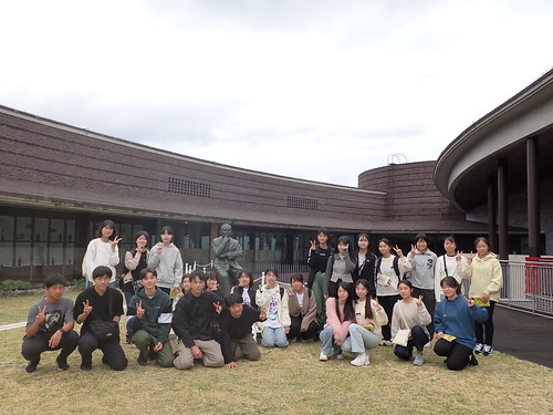 Meikei Junior High School Students Visited OIST