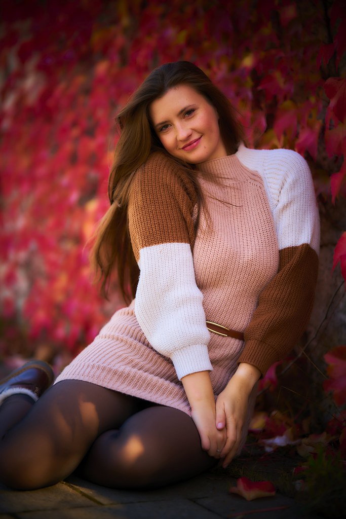 Random Real Woman Flickr 7R506367 | You can find more photos of this beautiful woman … | Flickr
