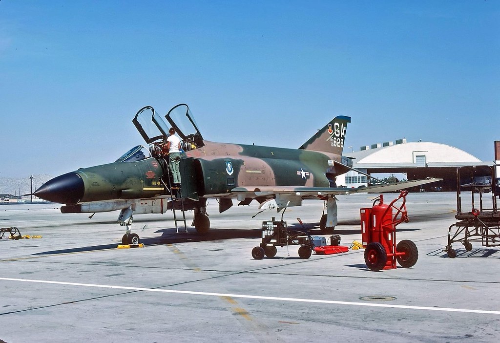 F-4E-63-MC_75-0629_GAF 35TFW_GA_ca.1977.jpg