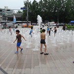kids enjoying some cooling in Seoul, South Korea 