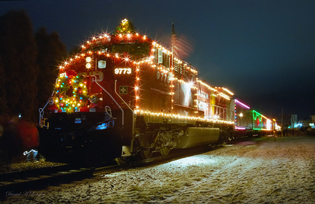 CP 9773 With First Christmas Train, Oconomowoc,WI. DE2003
