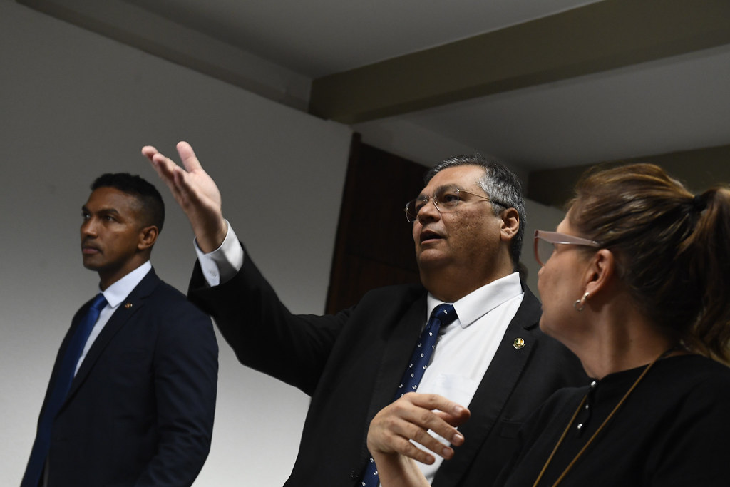 Lula e Flávio defendem fim da escala 6x1 na campanha eleitoral
