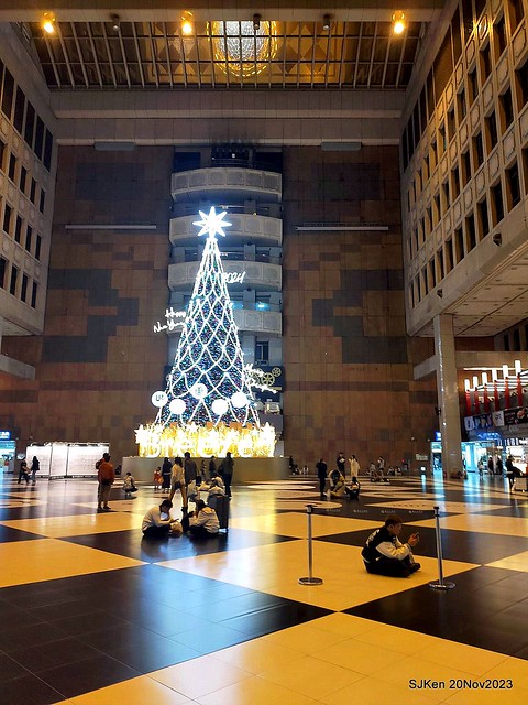 Taipei Christmas tree and street decoration series 1 --- Breeze department store sponsered Christmas tree at Taipe railway station, Taipei, Taiwan, Nov 20, 2023 by SJKen.