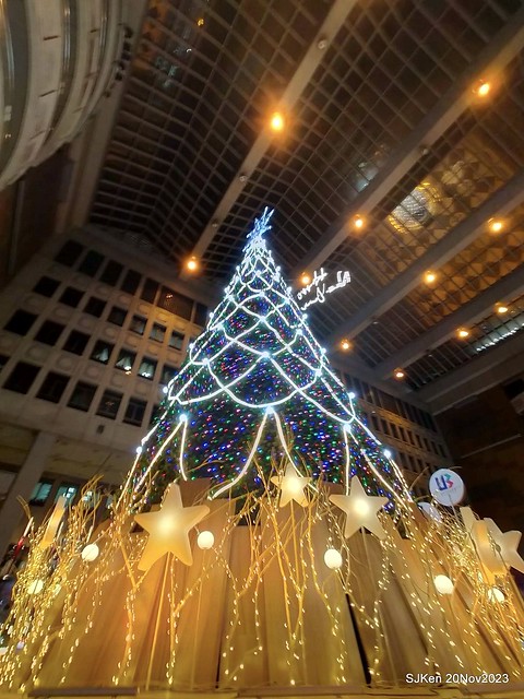 Taipei Christmas tree and street decoration series 1 --- Breeze department store sponsered Christmas tree at Taipe railway station, Taipei, Taiwan, Nov 20, 2023 by SJKen.