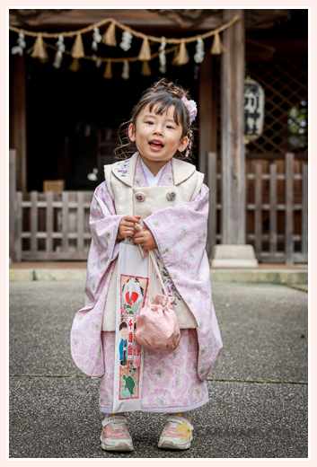 深川神社で七五三　３歳の双子姉妹