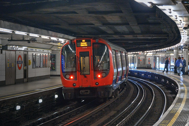 UK London Underground 7473 District line - Monument Station