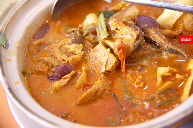 瓦煲咖喱方鱼 (Stingray Curry)