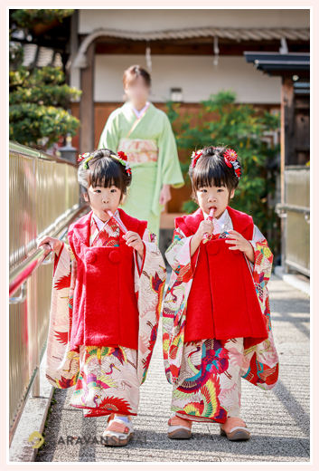 塩竈神社で七五三　名古屋市　3歳の双子の女の子