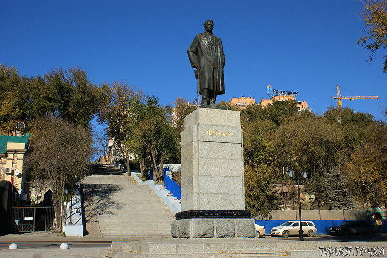 Памятник Горькому в Ростове-на-Дону