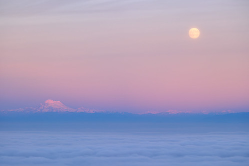 Mt Baker seen from Morse Creek Overlook by Irakli Mghebrishvili, moon clouds sunset hurricaneridge glowing xf70300 goldenhour mtbaker mountain fujifilm xt5 fullmoon 