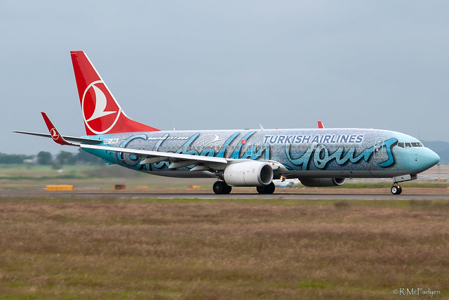TC-JHL Turkish Airlines - Globally Yours