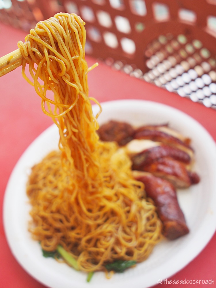 singapore,hawker chan,soya sauce chicken noodle,food review,chinatown complex market & food centre,hawker centre,335 smith street,michelin,char siew,char siu,roasted pork,了凡香港油鸡饭面,