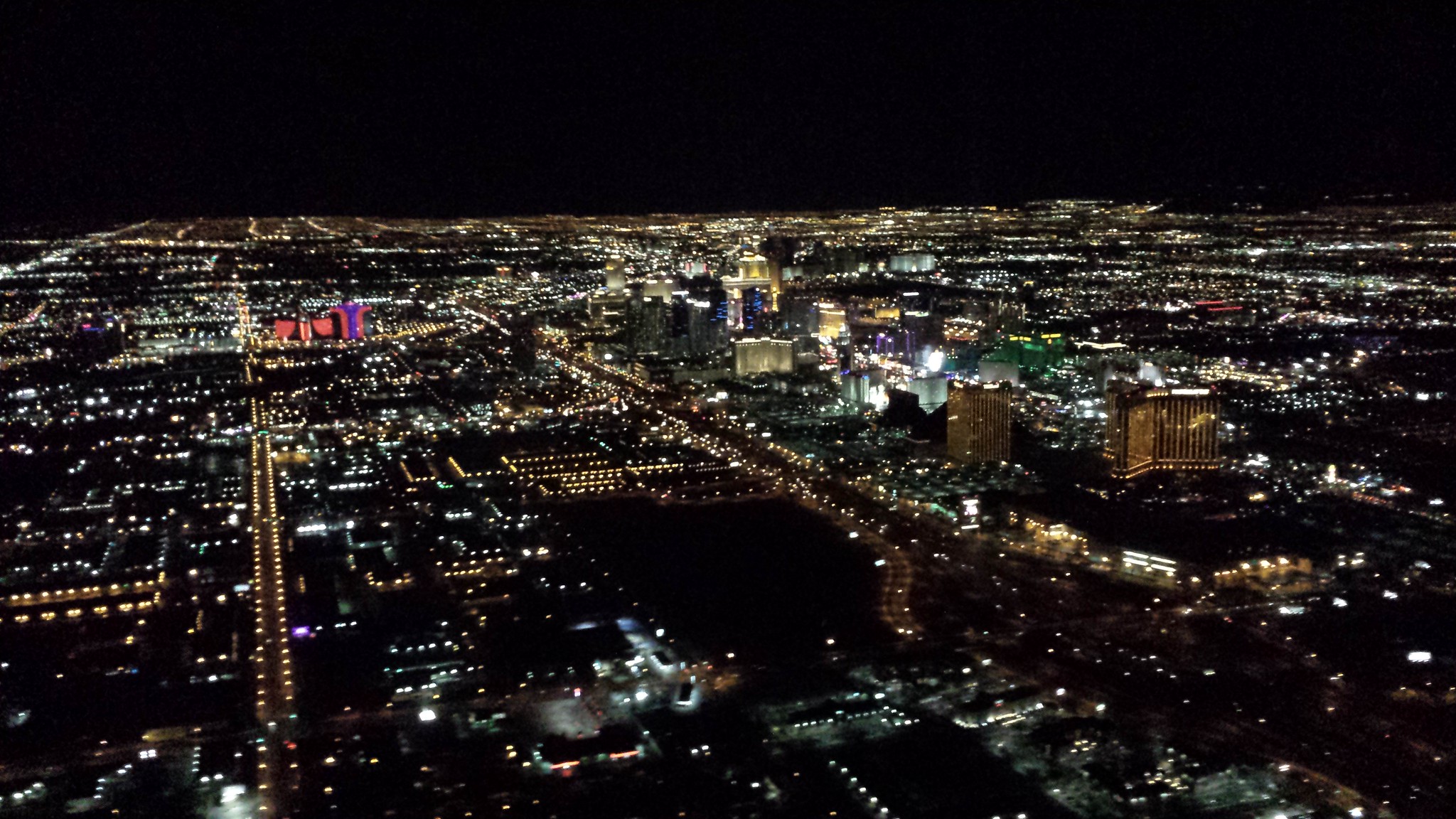 A free aerial view of the Strip on the way to Los Angeles