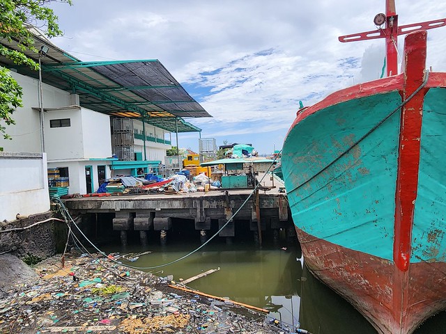 52 in 2023 Challenge, #43 Sad: Ocean pollution in Benoa Port, Indonesia