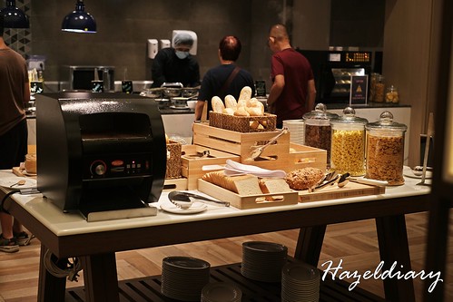 Hyatt Place Johor Bahru Paradigm Mall-On Seven Bistro Breakfast