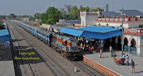indianrailways ir alco wdm3a passenger 54604 16271 malerkotla station vendor trolley locomotive train diesel
