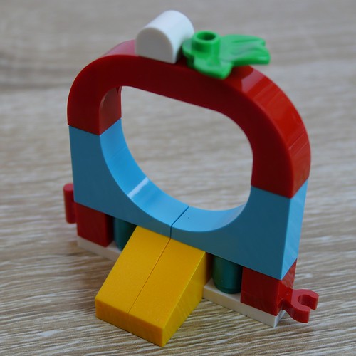 Arch Thingy (LEGO Friends Advent 2023 Day 8)