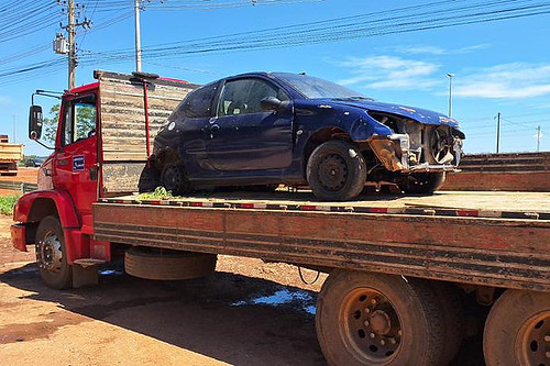 09/12/2023 - DF Livre de Carcaças recolhe 60 carros abandonados em Taguatinga