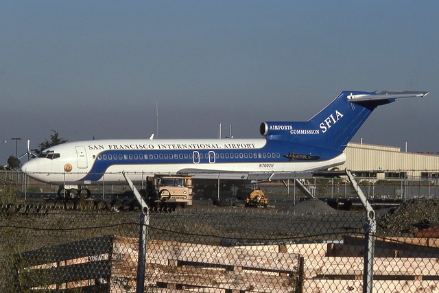 N7002U Boeing 727-22 SFIA