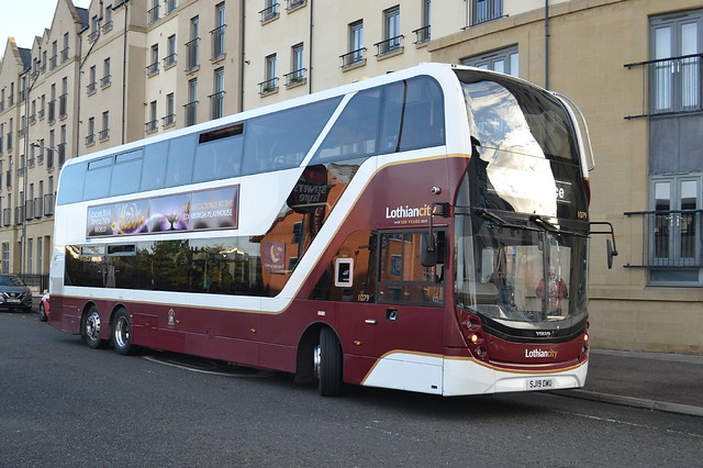 Lothian Buses Volvo B8L 1079 SJ19OWU - Edinburgh