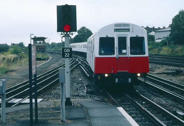 District Line train entering Richmond in 1985