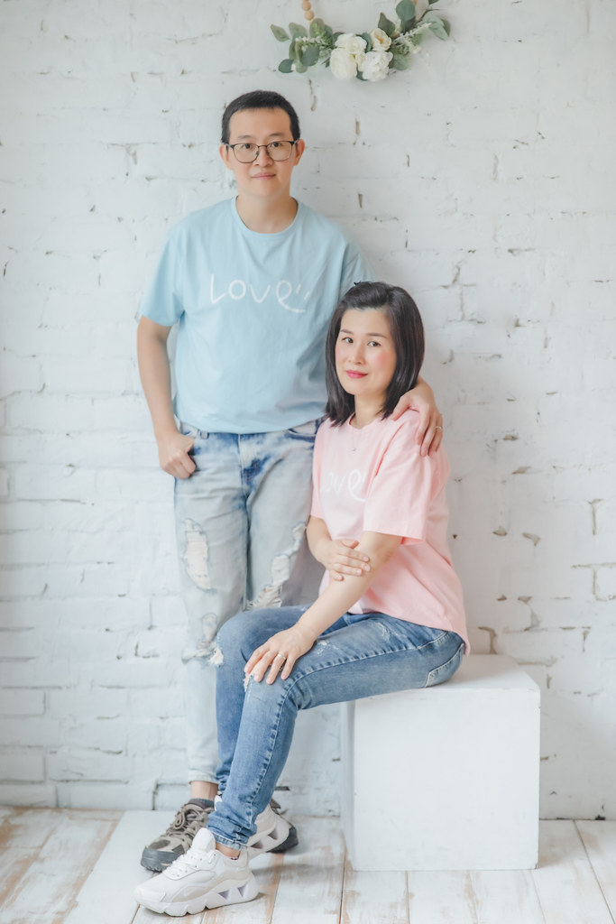 [親子寫真] 王薇  全家福拍攝@迪司陽光攝影棚-最專業的團隊完成全家福照，拍出有溫度的照片! #親子寫真
