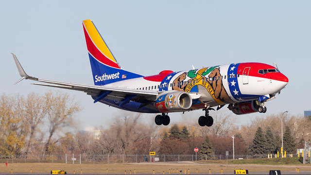Southwest Boeing 737-700 (N280WN) wearing the 'Missouri One' livery, arriving at MSP