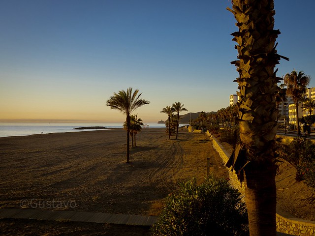 Hora dorada en la Playa de la Mena , en Mojacar , Almería