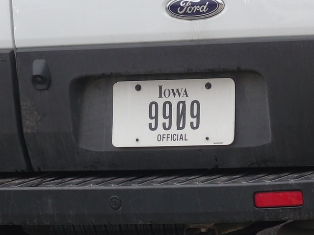 Car Plates in Iowa City 12-5-23 05