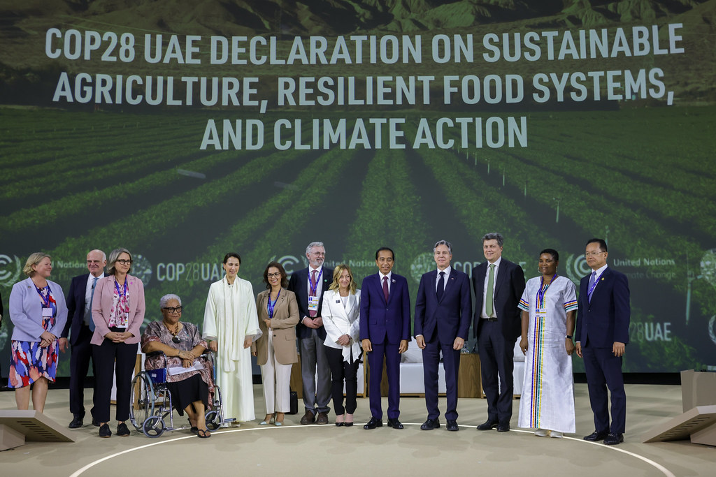 COP28領袖峰會期間，逾150國領導人簽署了《COP28阿聯關於永續農業、韌性糧食系統和氣候行動宣言》。圖片來源：UNclimatechange（CC BY-NC-SA 2.0 DEED）