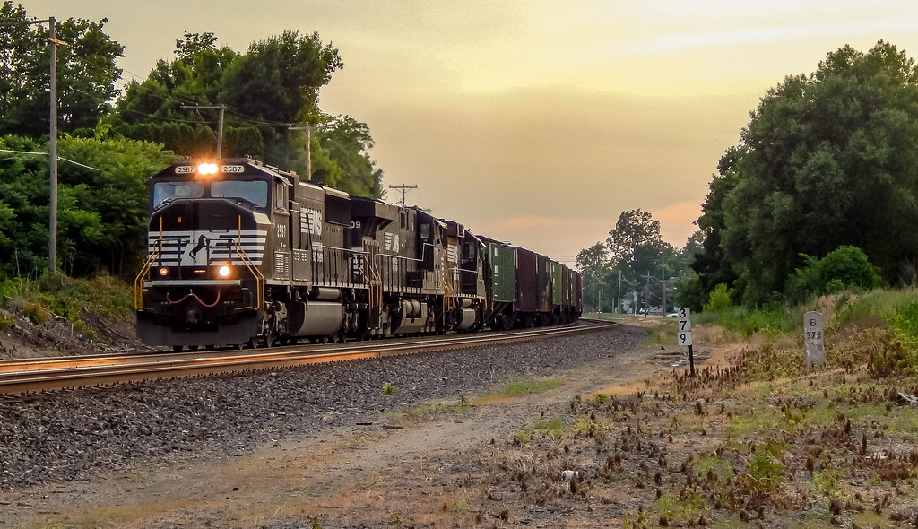 An SD70M on the Norfolk Southern Chicago line