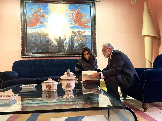 Visita de Marta Fernández, presidenta de Las Cortes de Aragón a la Institución