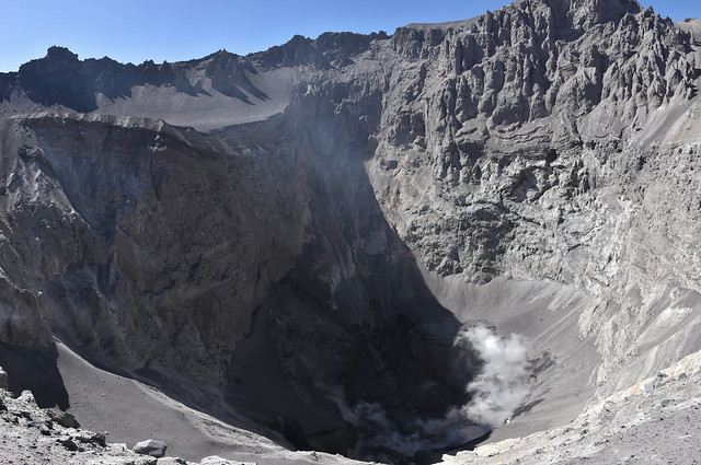 Le cratère du volcan Ubinas au Pérou DSC_2823 - DSC_2825NormalRectilinéaire