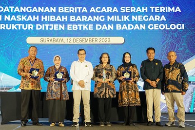 Pj Wali Kota Kediri Zanariah Tanda Tangani BAST Hibah Barang Milik Negera Infrastriktur Badan Geologi Kementerian ESDM