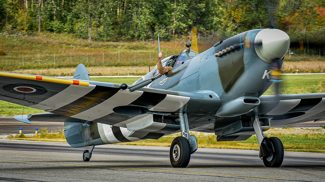 Spitfire Vintage Wings of Canada