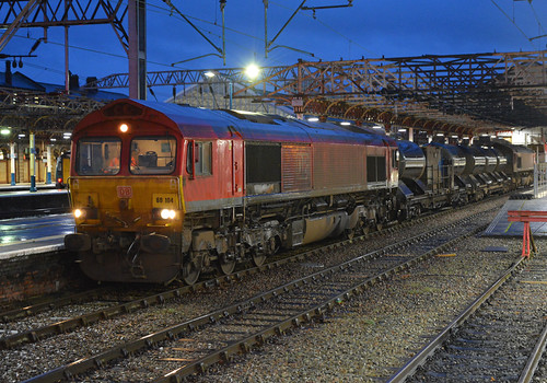66104 | 66104 (with 66041 trailing), at Crewe Wednesday 13th… | Flickr