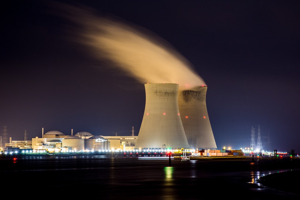 截至7月1日，全世界共有407座反應爐正在運作，相比2002年高峰的438座少了31座。圖片來源：Unsplash
