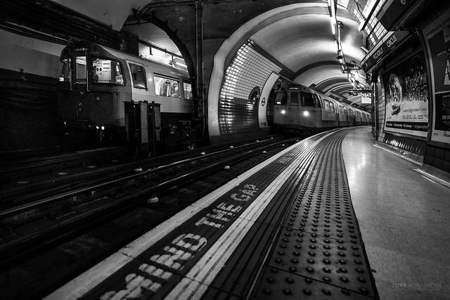 Twin Tunnels - Piccadilly Circus Station