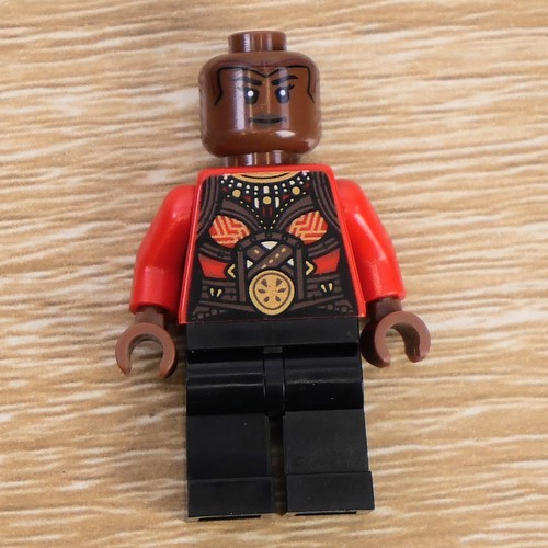 Okoye, Front (LEGO Marvel Advent 2023 Day 13)