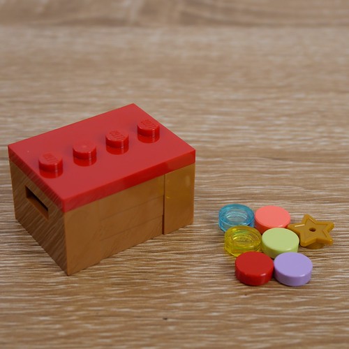 Dots in a Box (LEGO Friends Advent 2023 Day 13)
