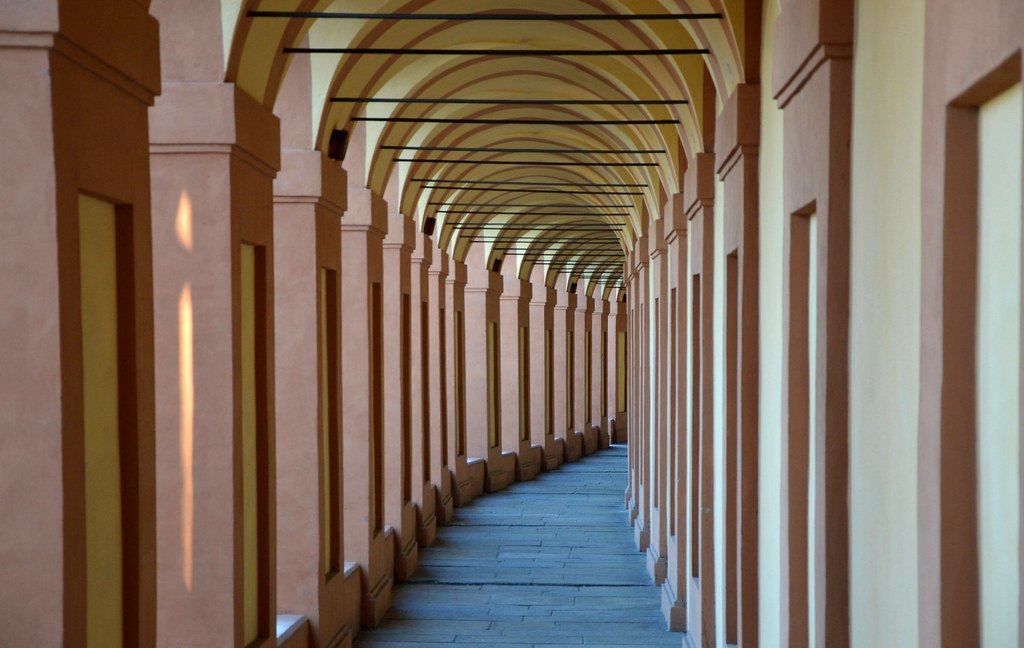 Bologna, un tratto del portico di San Luca