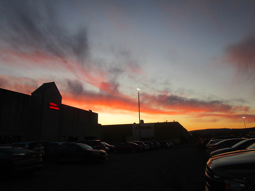 Arnot Mall Sunset by Random Retail, Big Flats (Horseheads), NY. January 2023.
If you would like to use THIS picture in any sort of med