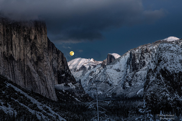 Moonrise Yosemite Valley