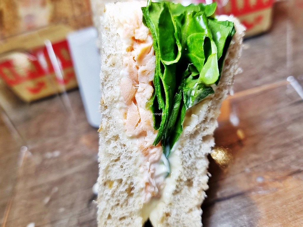 Sandwich Poached Salmon & Spinach