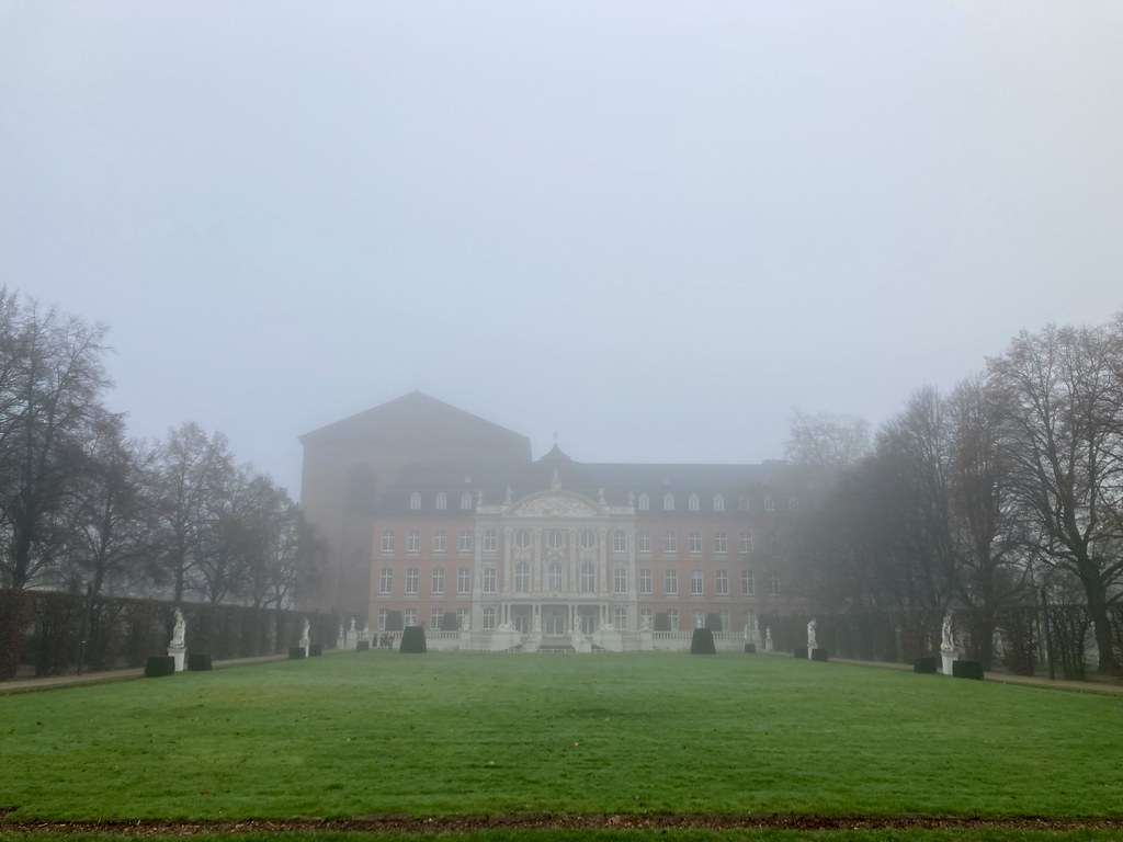 Kurfürstliches Palais im Nebel