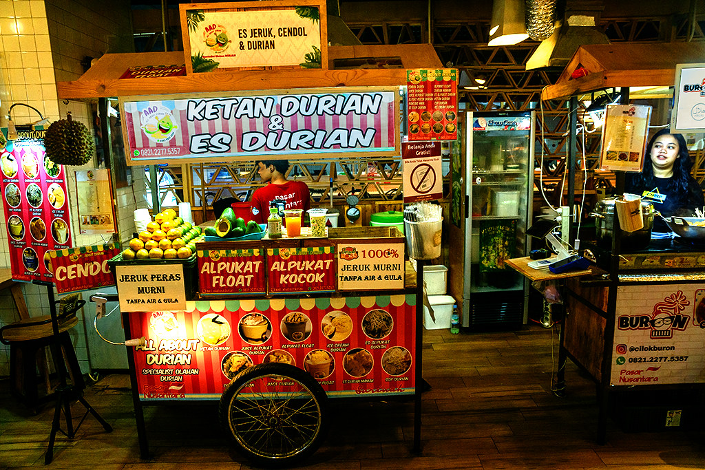 Shake and juice cart inside Sarinah Mall on 12-18-23--Jakarta copy