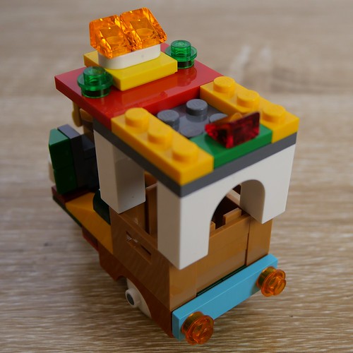 Tuk-Tuk MOC, Rear (LEGO Advent 2023 Day 18)