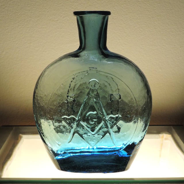 Masonic Symbol Bottle Flask (1)
