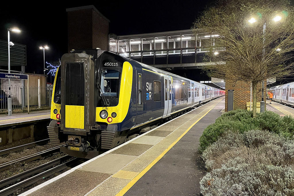 450115 & 444030, Haslemere, December 18th 2023
