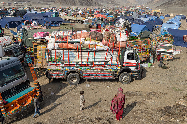 Afghanistan - Hundreds of thousands of Afghans face harsh return after expulsion from Pakistan